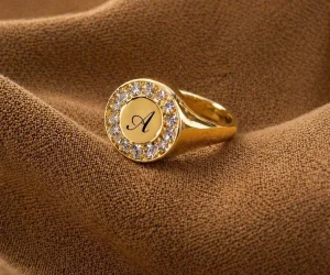 Anel Chain Inicial em ouro 18k foto principal